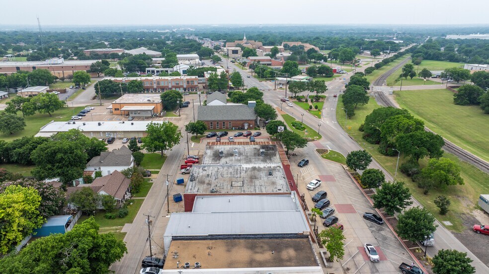 More Photos Of 200 N Main St, Duncanville Storefront Retail Office For Sale
