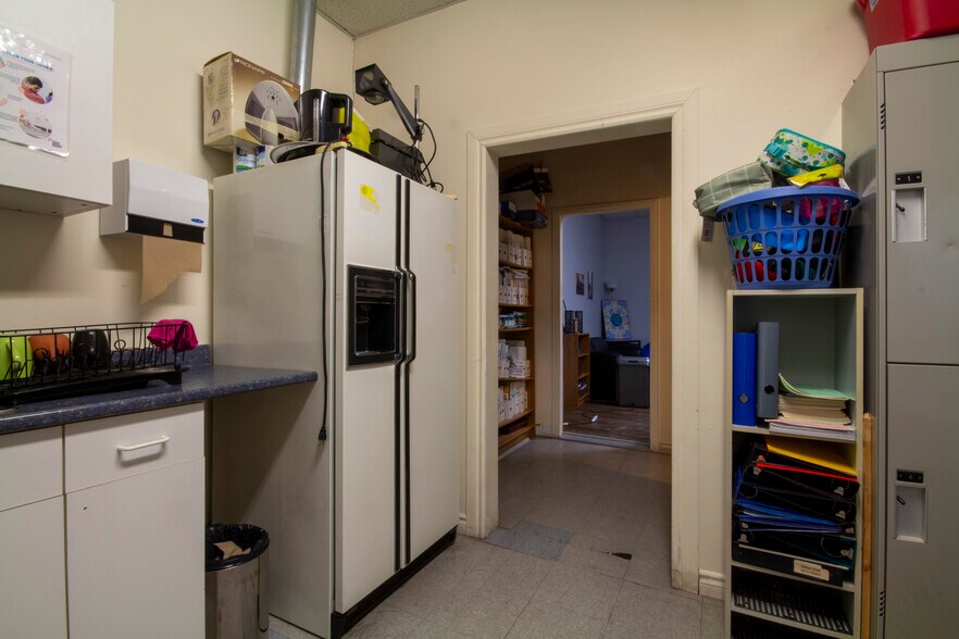 More Photos Of 138 James St N, Hamilton Storefront Retail Residential For Lease