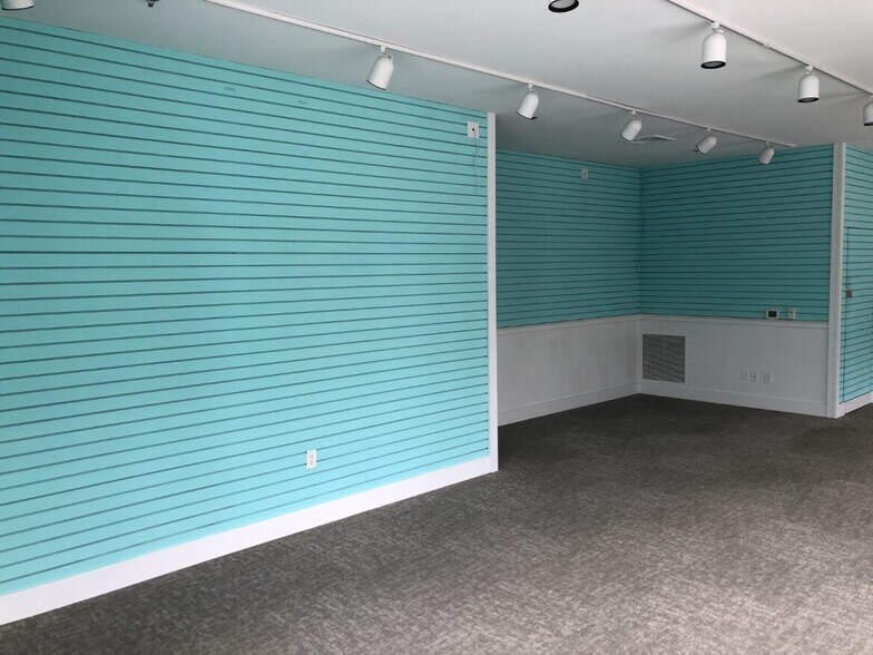 More Photos Of 100-148 Walden Way, Mechanicsburg Storefront Retail Office For Lease