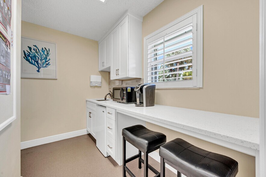 More Photos Of , Fort Lauderdale Office For Sale