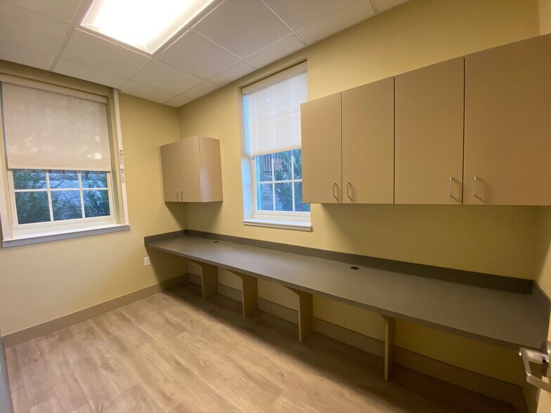 More Photos Of 11623 Philadelphia Rd, White Marsh Medical For Lease