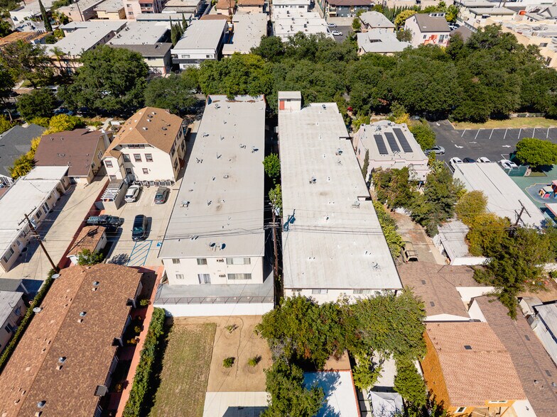 More Photos Of 332 Riverdale Dr, Glendale Apartments For Sale