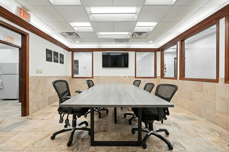 More Photos Of 5636 Bridgetown Rd, Cincinnati Medical For Sale