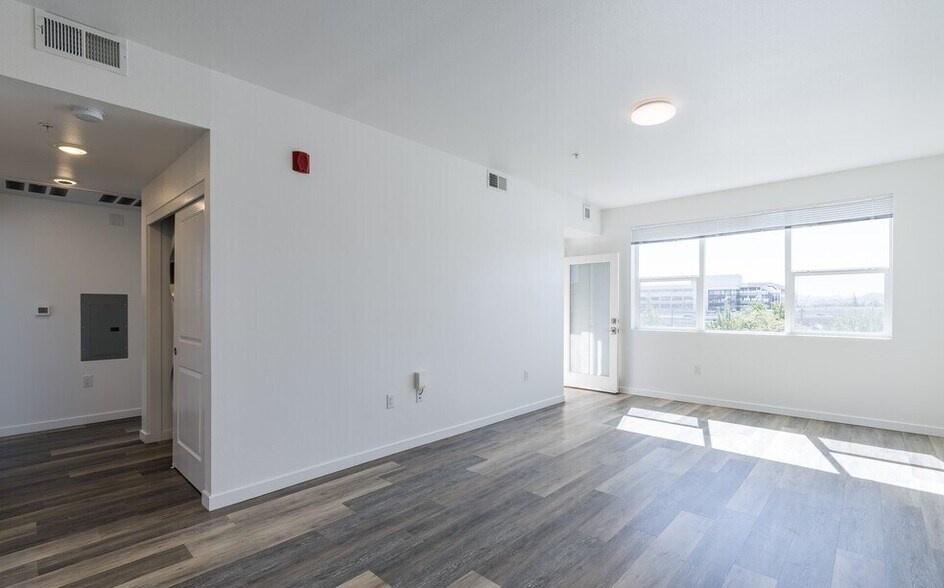 More Photos Of 1125 Avenue of the Oaks, Sparks Apartments For Lease