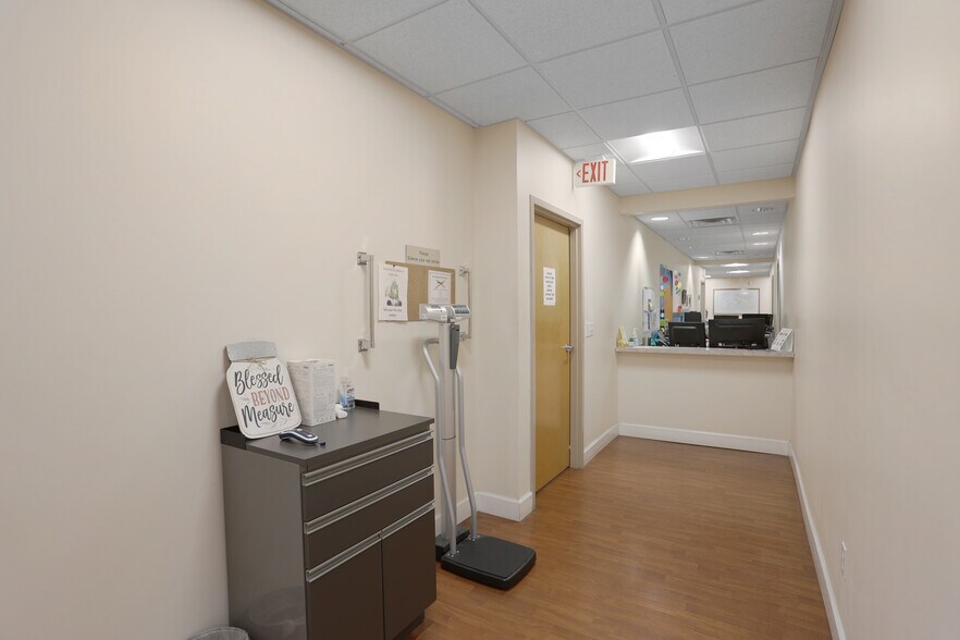 More Photos Of 3780 NW 83rd St, Gainesville Medical For Lease