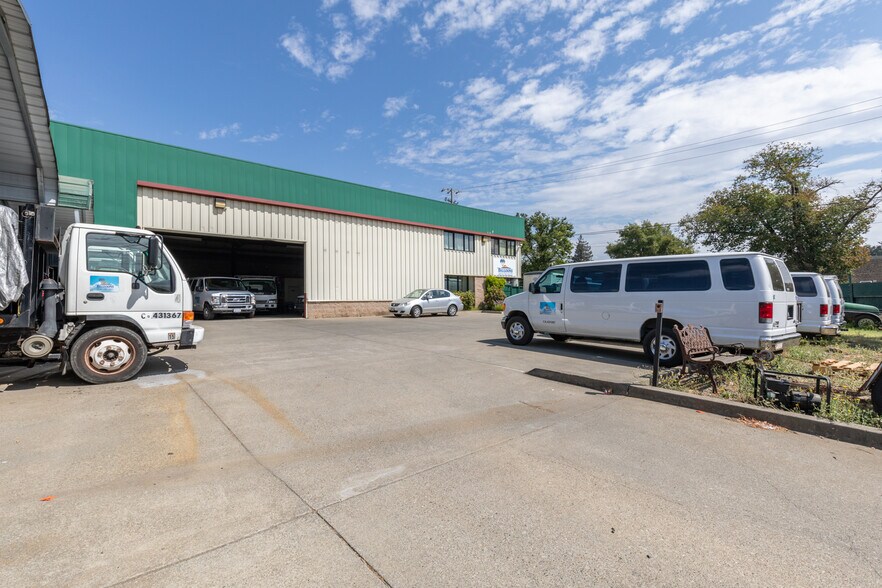 More Photos Of 603 California Blvd, Napa Warehouse For Lease