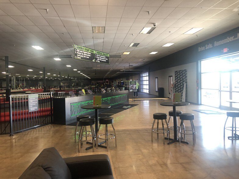 More Photos Of 708 W Kenosha St, Broken Arrow Self Storage For Sale