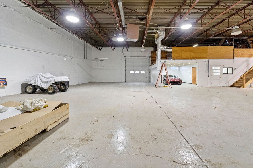 More Photos Of 104 N Duane Ave, Endicott Industrial For Lease