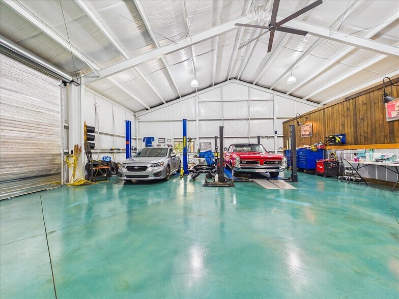 More Photos Of 100 Pilothouse Ct, Palatka Multifamily For Sale