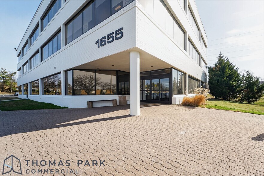 More Photos Of 1655 Crofton Blvd, Crofton Unknown For Lease