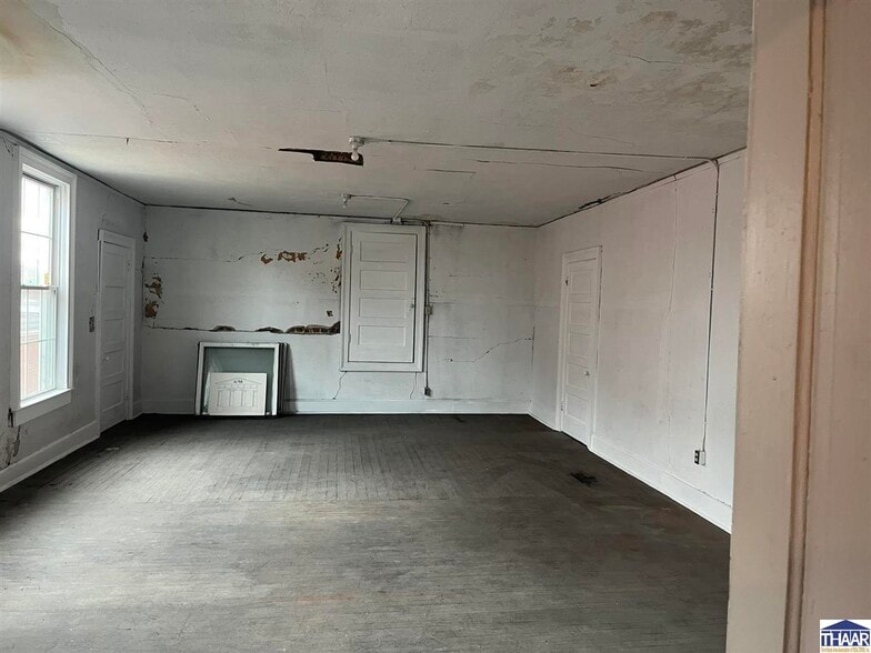 More Photos Of 219 Ohio St, Terre Haute Office For Sale