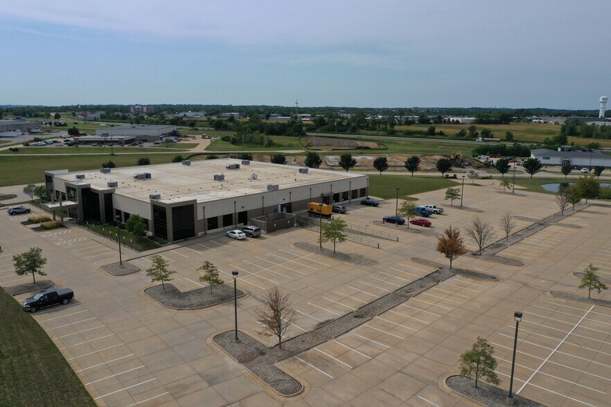 More Photos Of 1450 N Center Point Rd, Hiawatha Office For Lease