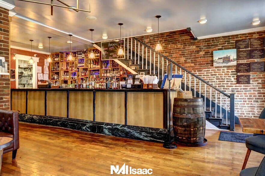 More Photos Of 103 W Main St, Frankfort Restaurant For Sale