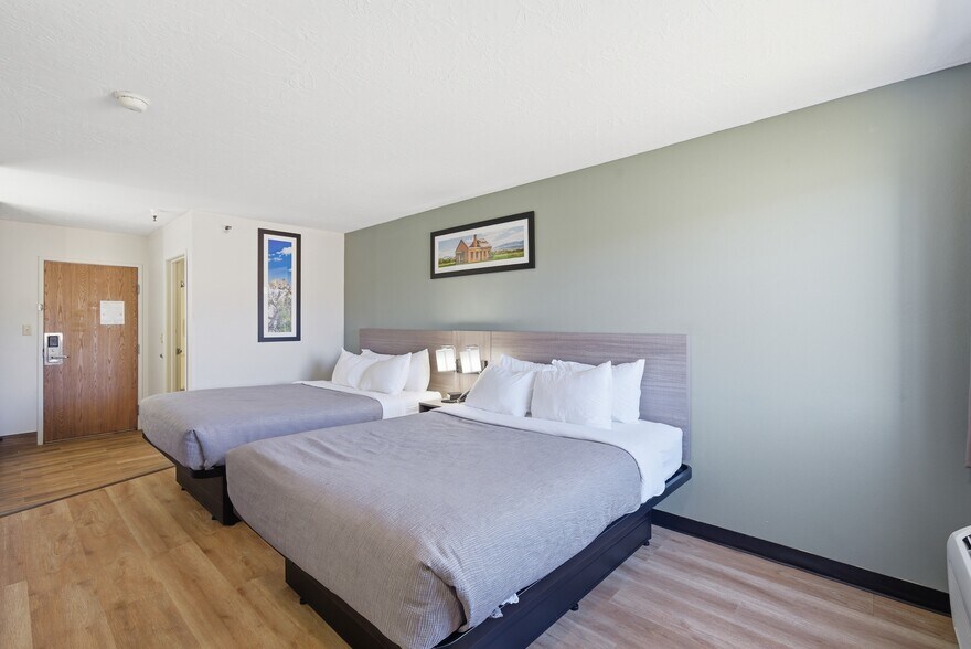 More Photos Of 626 W 1400 N, Beaver Hotel For Sale