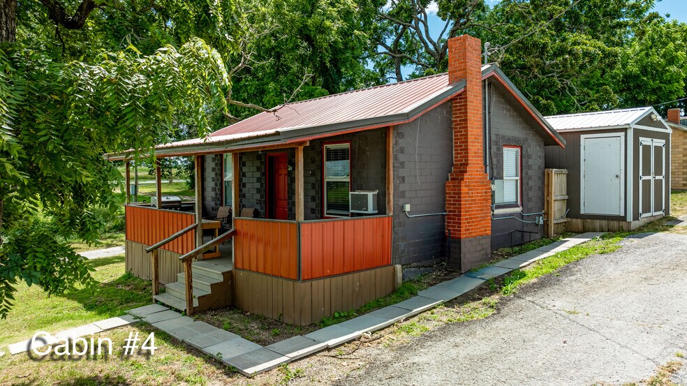 More Photos Of 1511 98th St NW, Grove Storefront For Sale