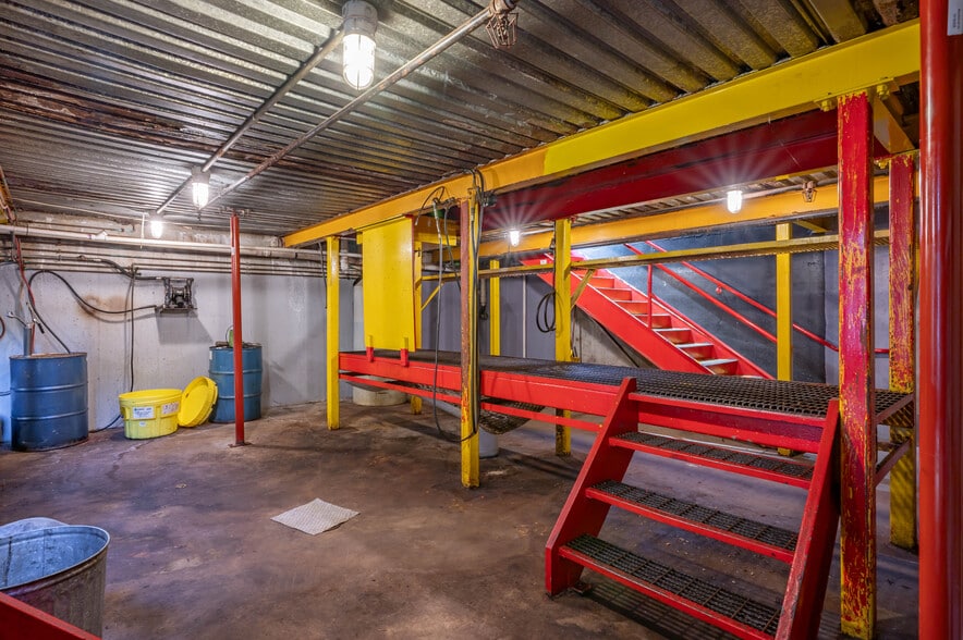 More Photos Of 386 Daniel Webster Hwy, Merrimack Auto Repair For Sale
