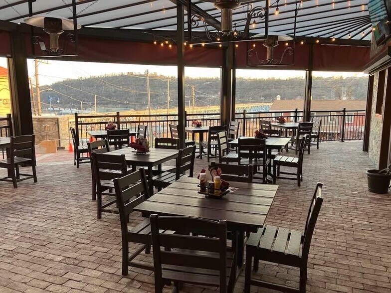 More Photos Of 211 Kenmawr Ave, Braddock Restaurant For Sale