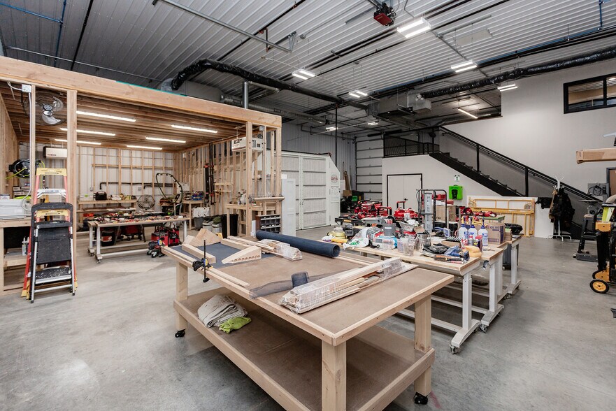 More Photos Of 7640 SW 22nd St, Des Moines Industrial For Sale