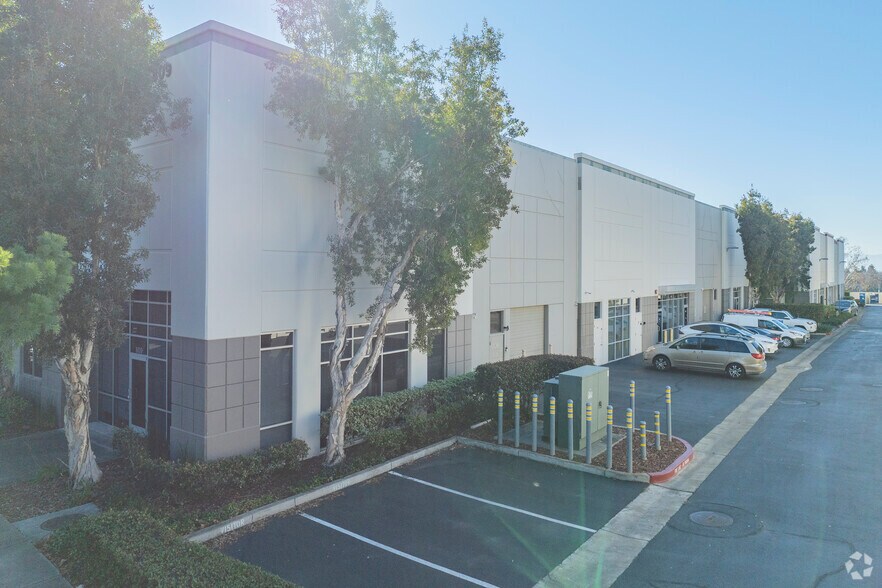 More Photos Of 809-837 Corporate Way, Fremont Office For Sale