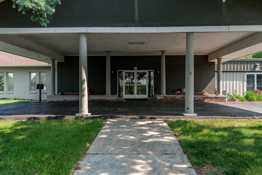 More Photos Of 4312 20th St, Rockford Religious Facility For Sale