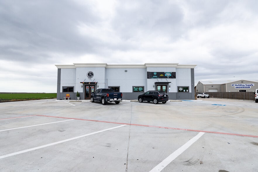 Primary Photo Of 2510 London Pirate rd, Corpus Christi General Retail For Lease