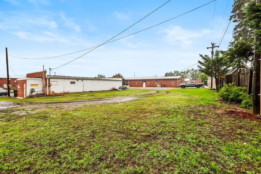 More Photos Of 301 S Main St, Fountain Inn Auto Repair For Sale