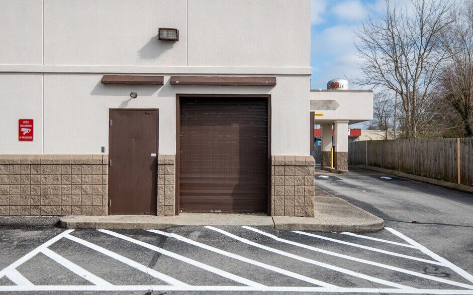 More Photos Of 210 Mcmurry Blvd, Hartsville Freestanding For Sale
