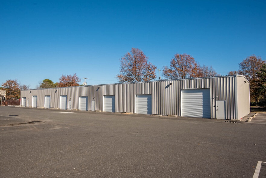 More Photos Of 999 Airport Rd, Lakewood Warehouse For Lease