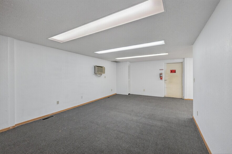 More Photos Of 5201 Lakeland Ave N, Minneapolis Industrial For Sale