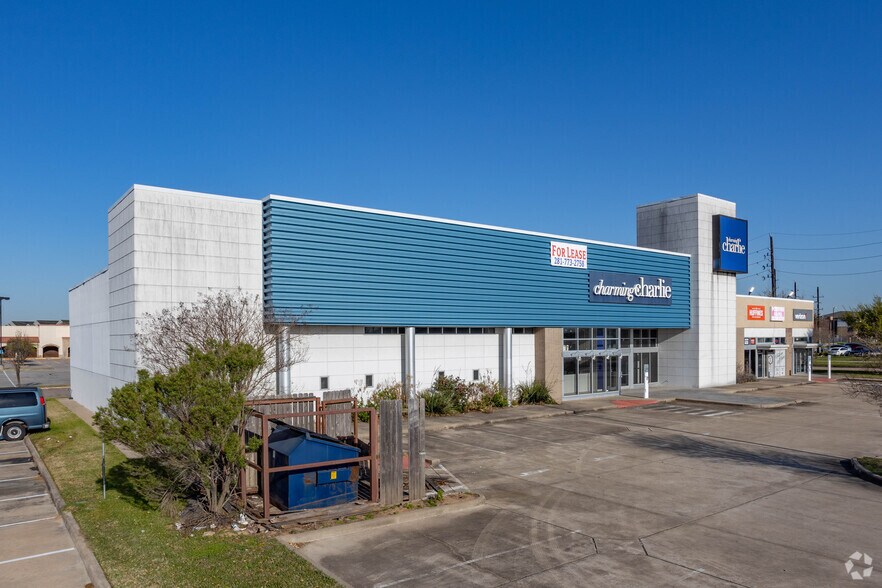 More Photos Of 400 W Grand Pky S, Katy Freestanding For Lease