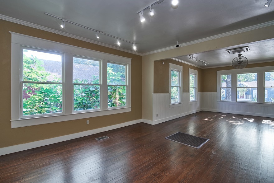 More Photos Of 1008 S Rock St, Georgetown Office Residential For Sale