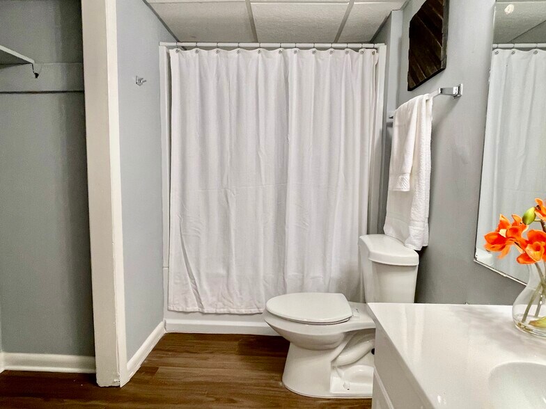 More Photos Of 11 Eumar Ct NW, Center Point Apartments For Sale