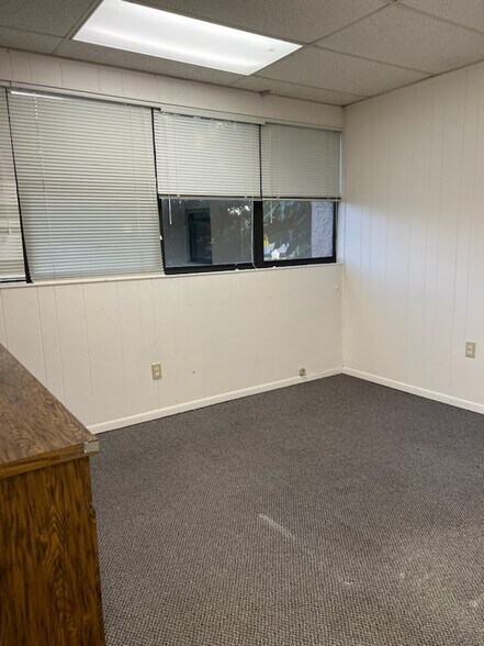 More Photos Of 2650 Bahia Vista St, Sarasota Medical For Sale