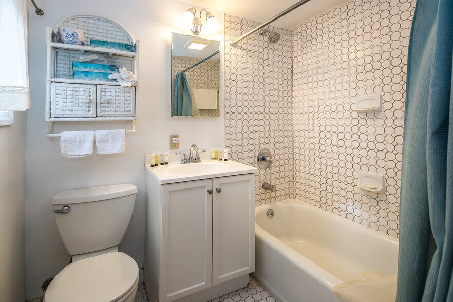 More Photos Of 78 Cream Hill Rd, Mendon Hospitality For Sale