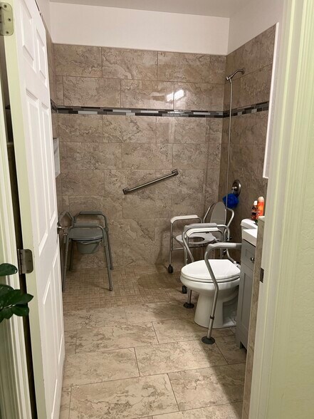 More Photos Of Happy Valley Rd & 83rd Dr, Peoria Assisted Living For Sale