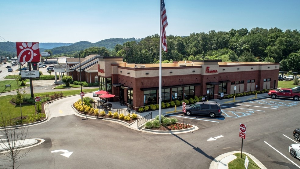 More Photos Of 1906 Glenn Blvd SW, Fort Payne Storefront Retail Office For Lease
