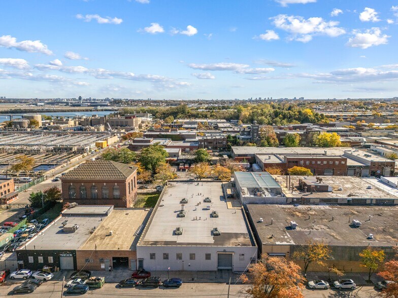 More Photos Of 1821 Steinway Pl, Astoria Warehouse For Lease