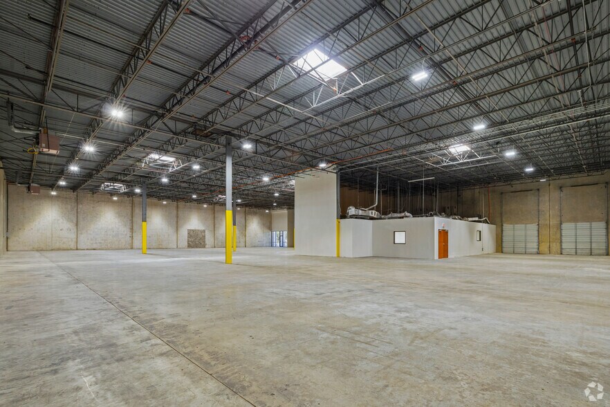 More Photos Of 2200 Denton Dr, Austin Unknown For Lease