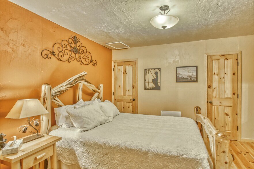 More Photos Of 140 Main St, Greer Specialty For Sale