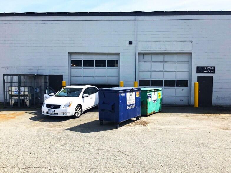 More Photos Of 4173-4199 McConnell Dr, Burnaby Warehouse For Lease