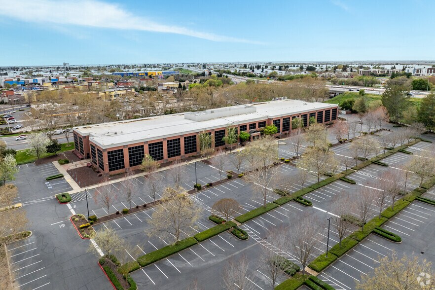 More Photos Of 750 Riverpoint Dr, West Sacramento Office For Lease