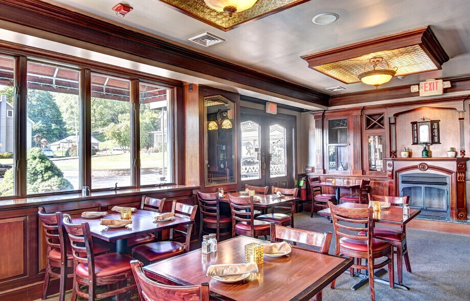 More Photos Of 337 N Liberty Dr, Tomkins Cove Restaurant For Sale