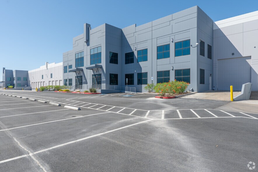 More Photos Of 6025 Procyon St, Las Vegas Warehouse For Lease