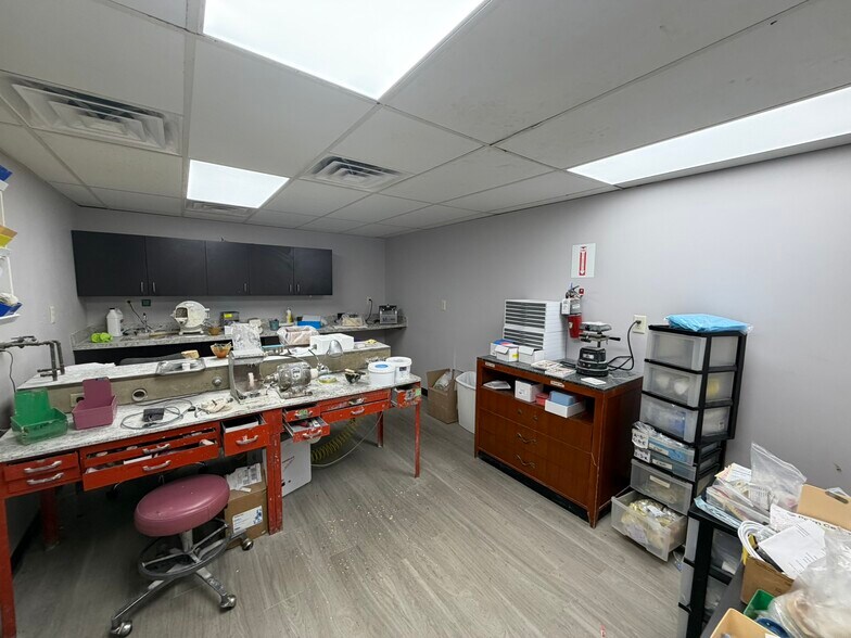 More Photos Of 5703 Martin Luther King Blvd, Houston Medical For Sale