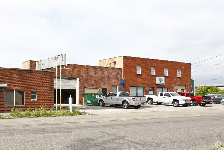 More Photos Of 305 NE Randolph St, Knoxville Warehouse For Sale