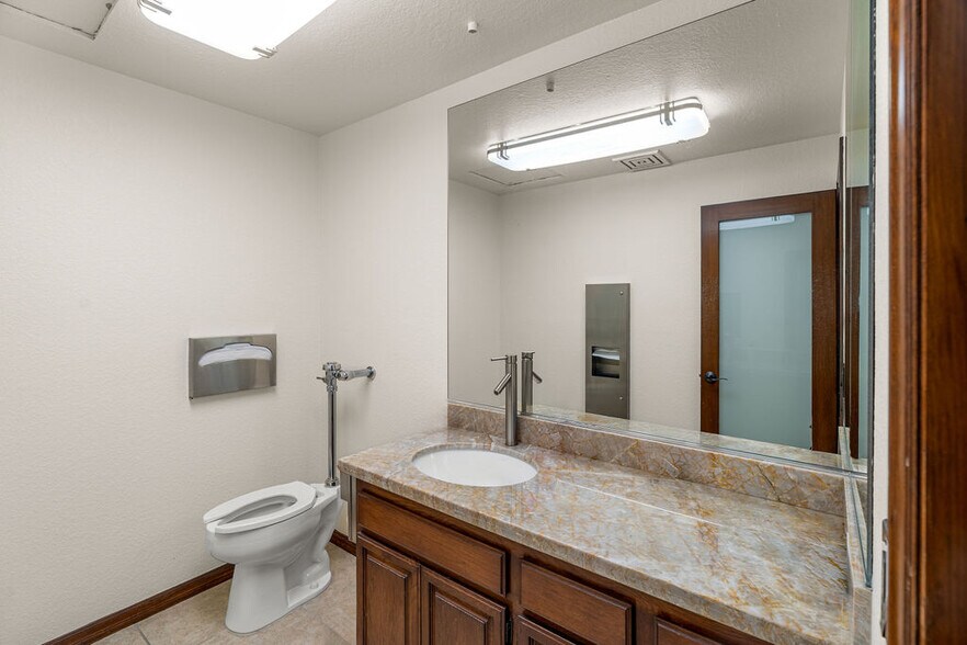 More Photos Of 8891 Watson St, Cypress Office For Sale