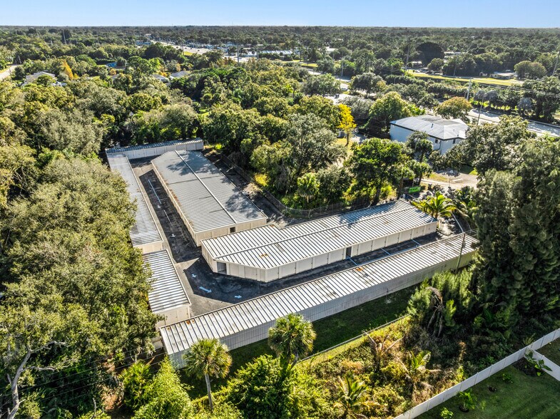 More Photos Of 4870 20th St, Vero Beach Self Storage For Sale