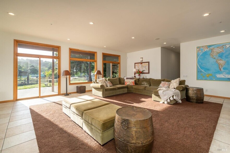 More Photos Of 8 Circle Rd, San Rafael Specialty For Sale