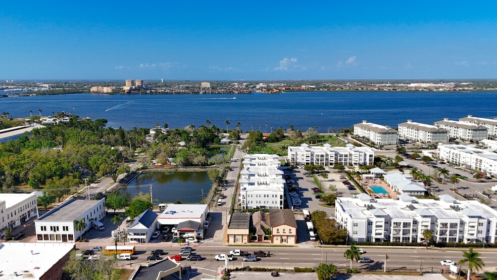 More Photos Of 1007 Manatee Ave, Bradenton Storefront Retail Office For Sale