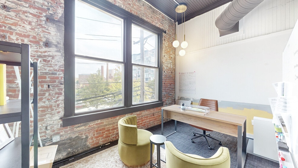 More Photos Of 2111 Center St, Cleveland Freestanding For Lease